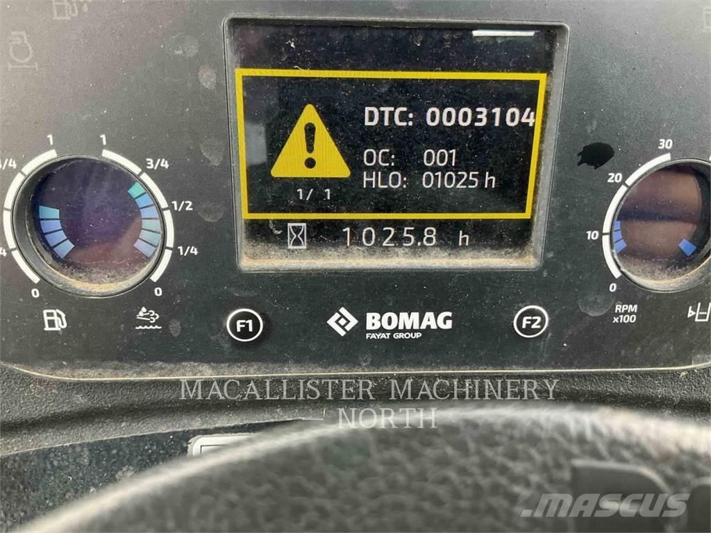 Bomag BW161 مداحل ثنائية الاسطوانة