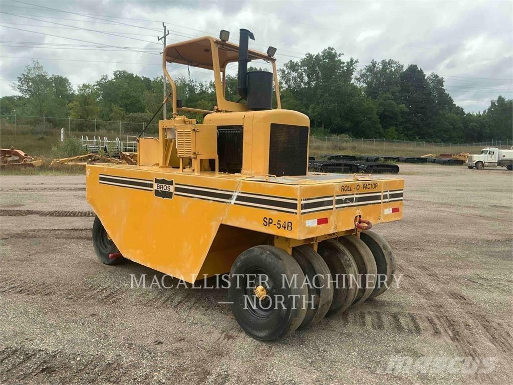 Bros SP-54B مداحل ذات إطارات هوائية