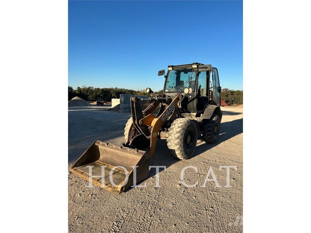 CASE 321F لوادر بعجل