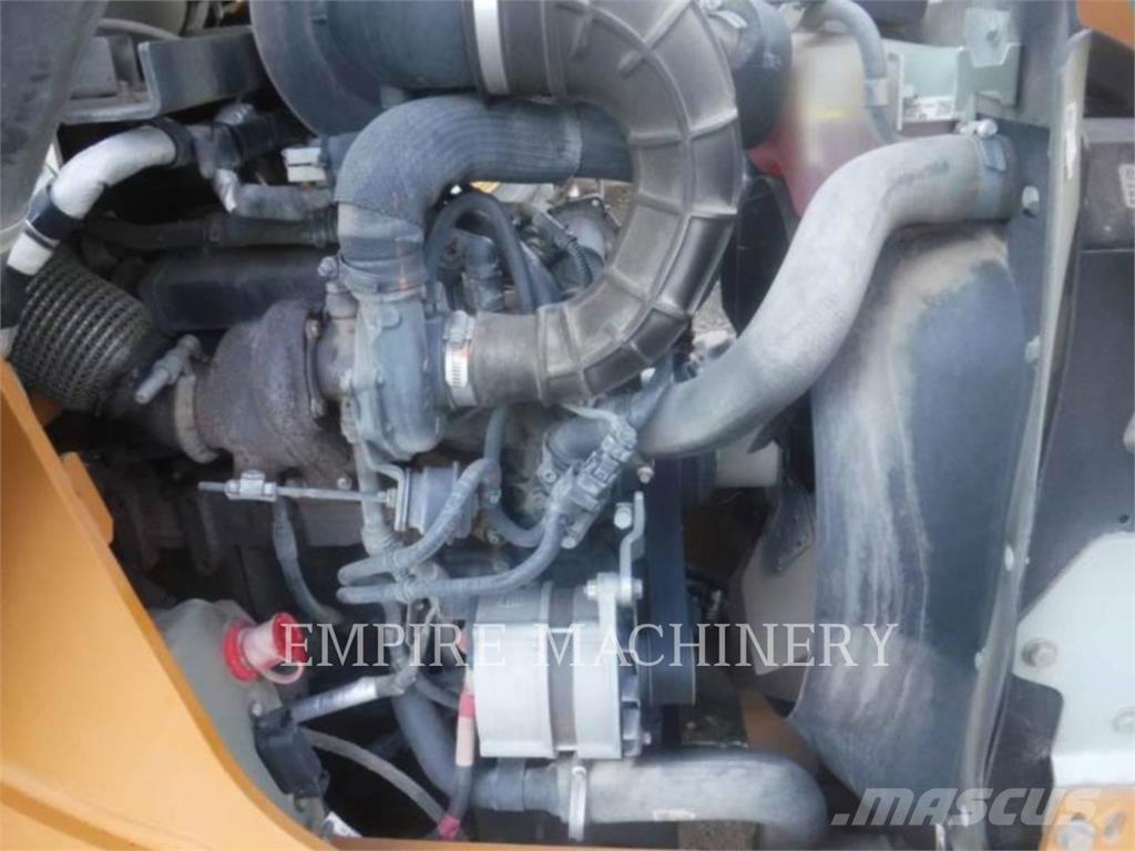 CASE 575 لوادر ذات جرافات عكسية