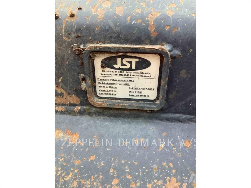 CASE 921G لوادر بعجل
