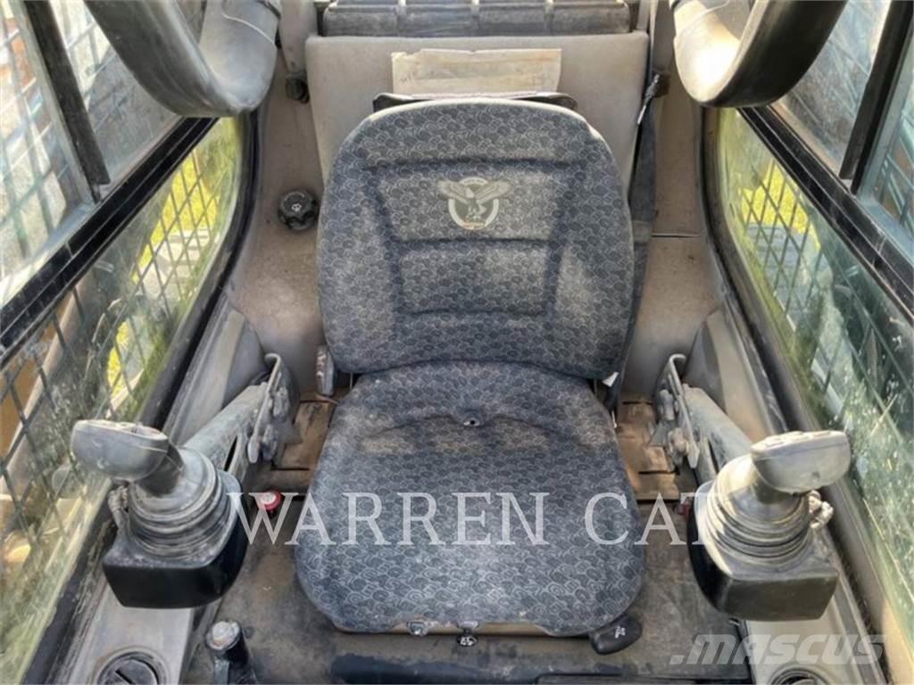 CASE SV280B لوادر انزلاقية التوجيه
