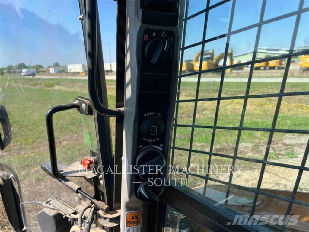 CASE TR340B لوادر زحافة