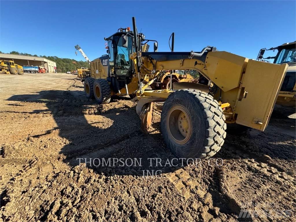 CAT 12 M3 معدات تمهيد الطرق
