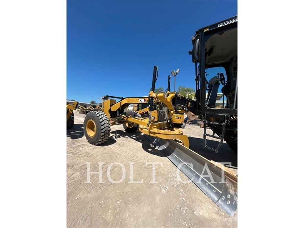 CAT 120 معدات تمهيد الطرق
