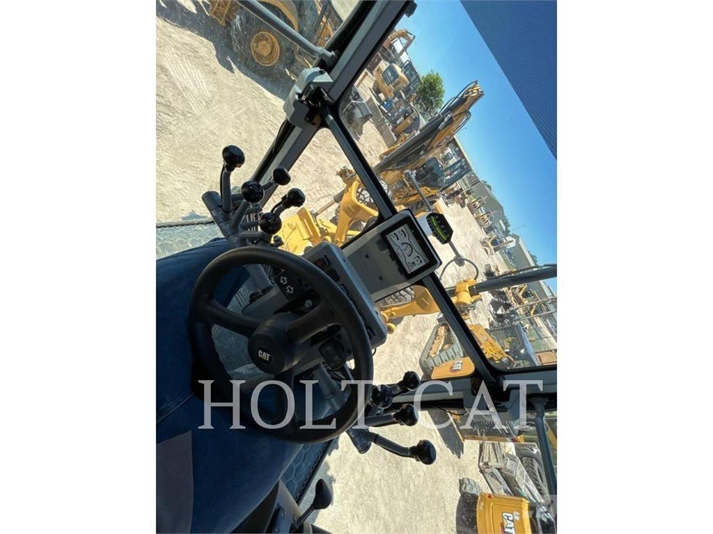 CAT 120 معدات تمهيد الطرق