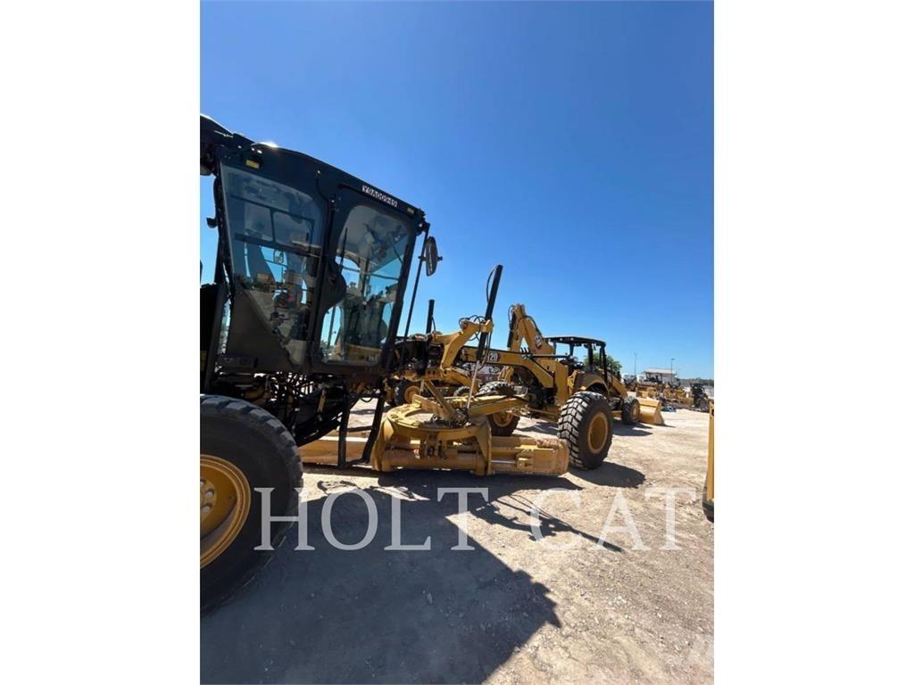 CAT 120 معدات تمهيد الطرق