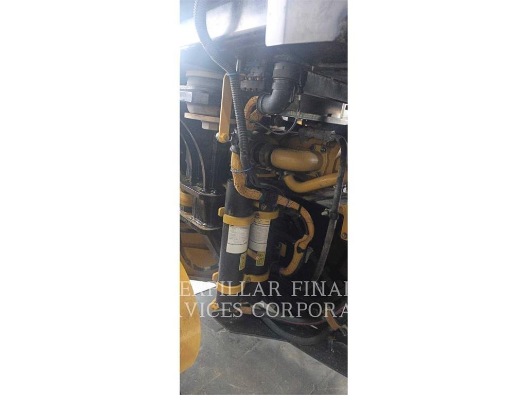 CAT 120-14 معدات تمهيد الطرق