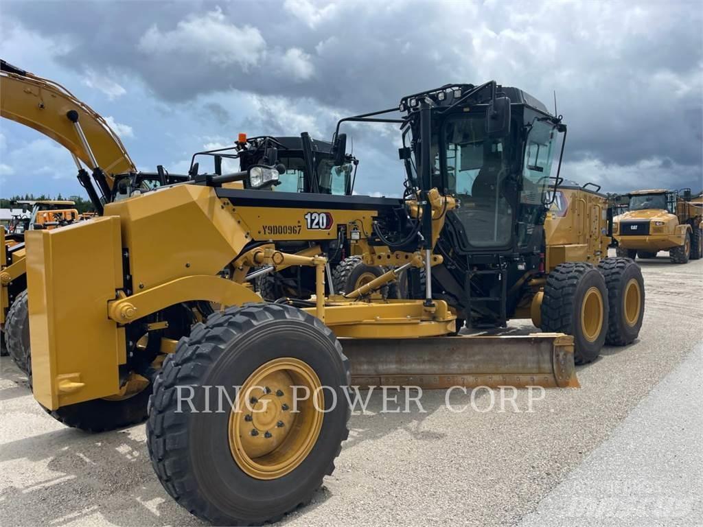 CAT 120 AWD CS معدات تمهيد الطرق