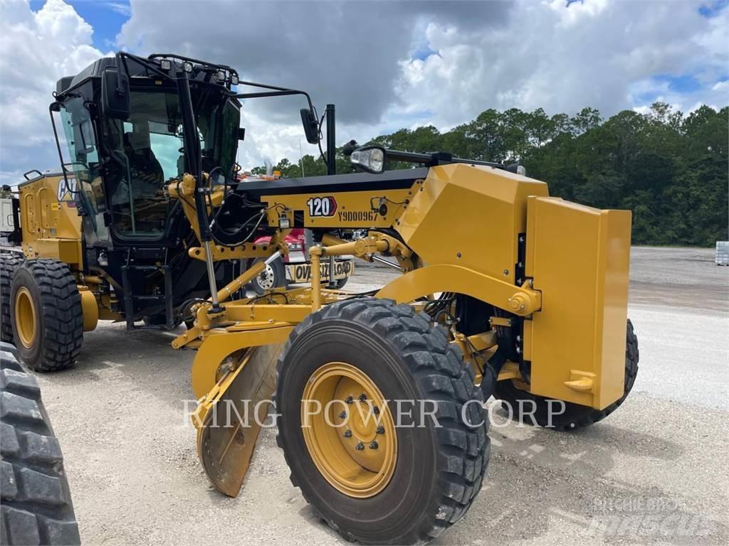 CAT 120 AWD CS معدات تمهيد الطرق