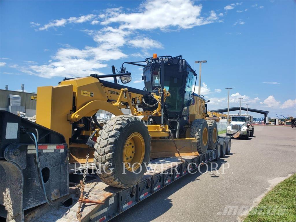 CAT 120 AWD CS معدات تمهيد الطرق