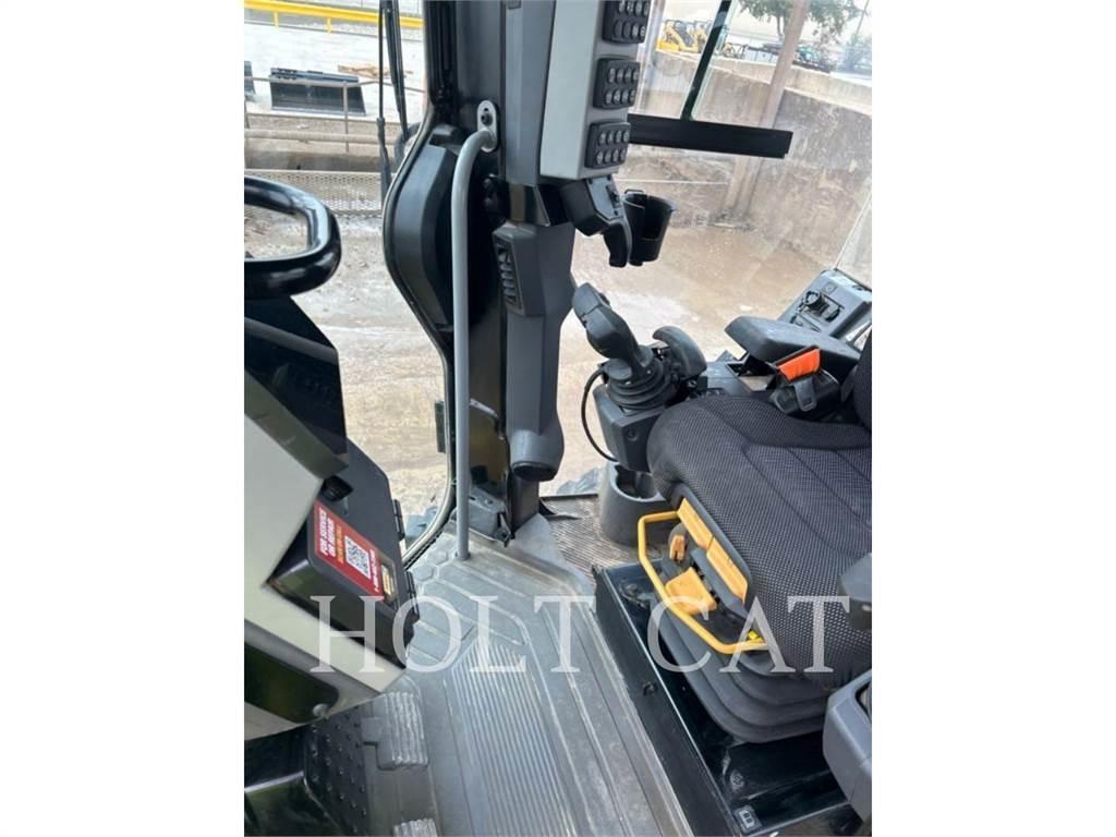 CAT 120 JOY معدات تمهيد الطرق