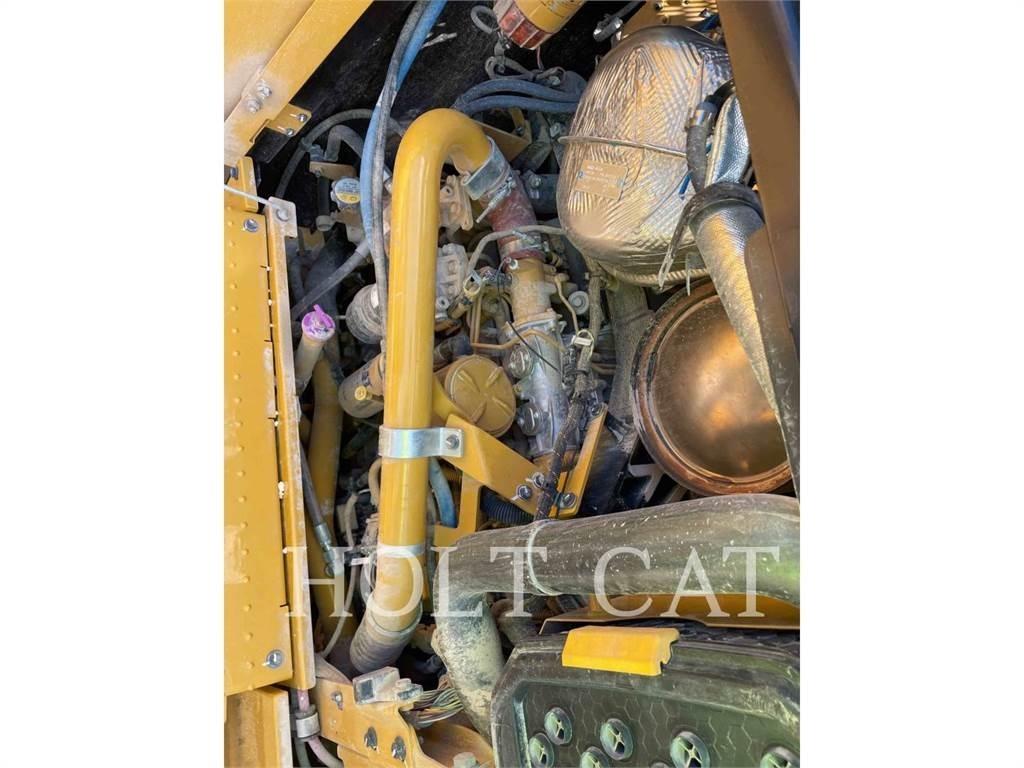 CAT 120 JOY معدات تمهيد الطرق