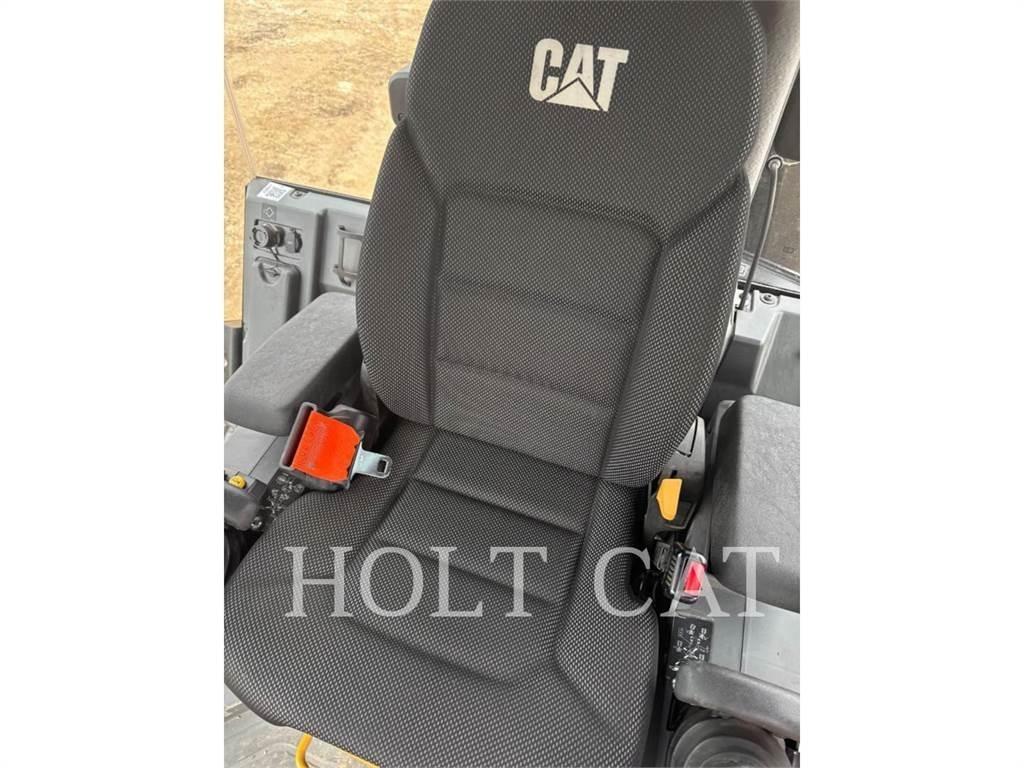 CAT 120 JOY معدات تمهيد الطرق