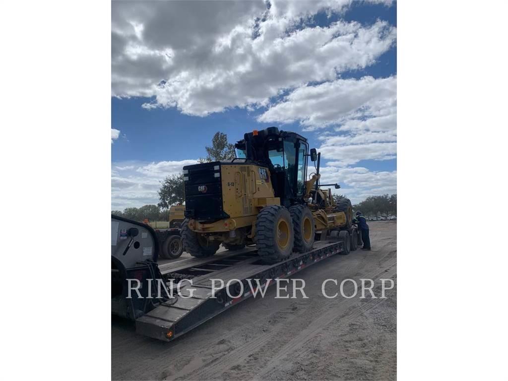 CAT 120 LVR معدات تمهيد الطرق
