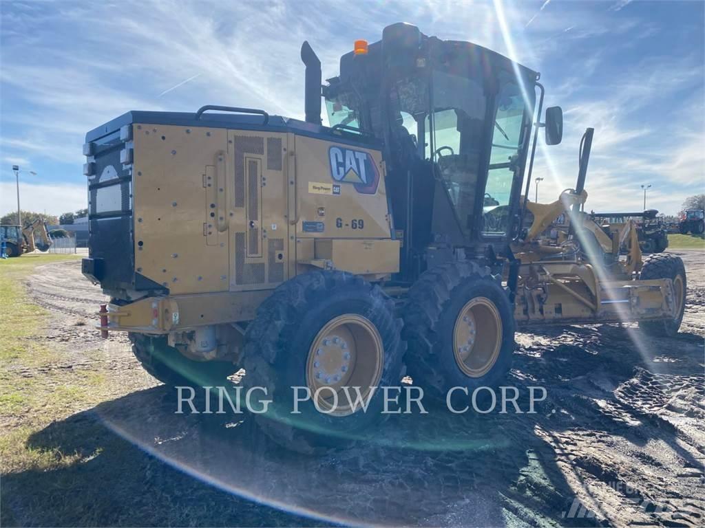 CAT 120 LVR معدات تمهيد الطرق
