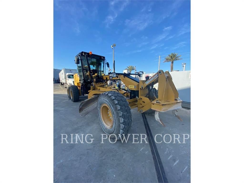 CAT 120 LVR معدات تمهيد الطرق