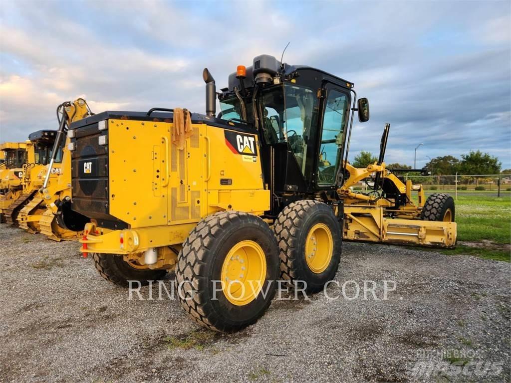 CAT 120 LVR معدات تمهيد الطرق