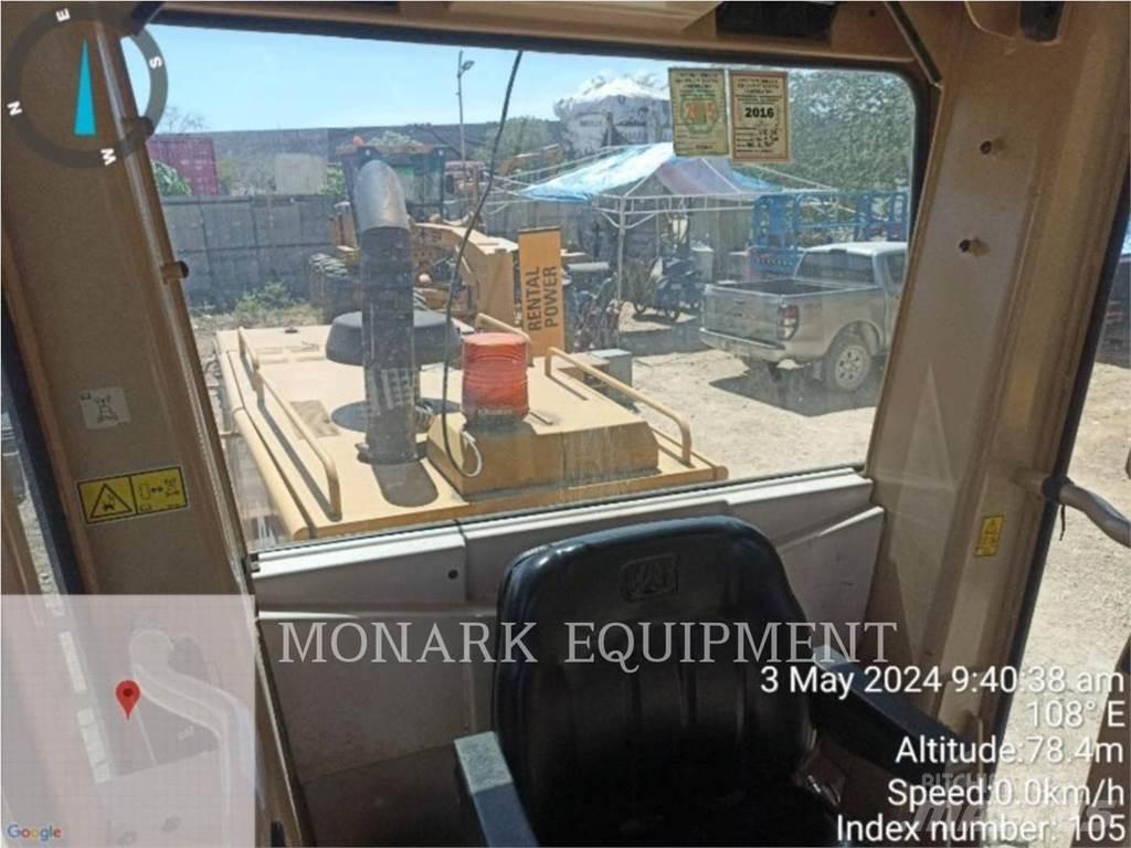 CAT 120K معدات تمهيد الطرق