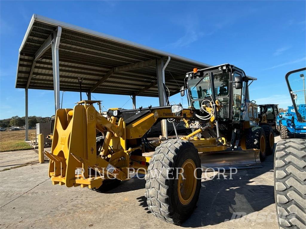 CAT 120LVR CS معدات تمهيد الطرق