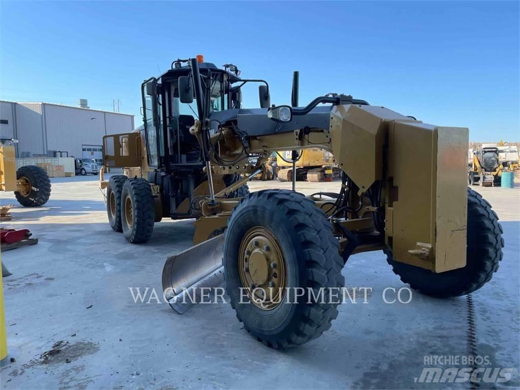 CAT 120M2 AWD معدات تمهيد الطرق