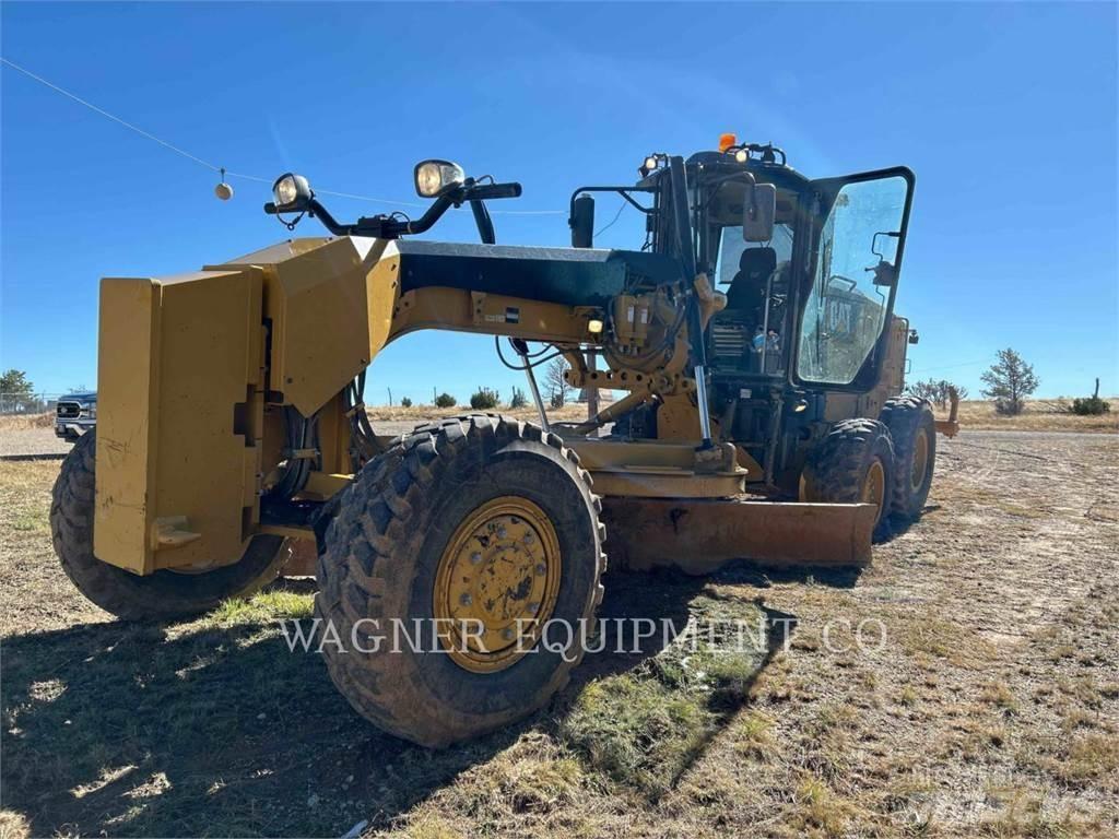 CAT 120M2 AWD معدات تمهيد الطرق