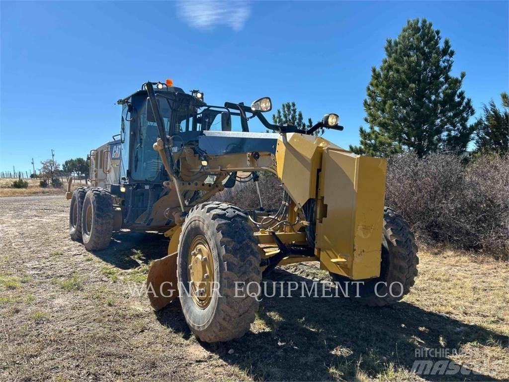 CAT 120M2 AWD معدات تمهيد الطرق