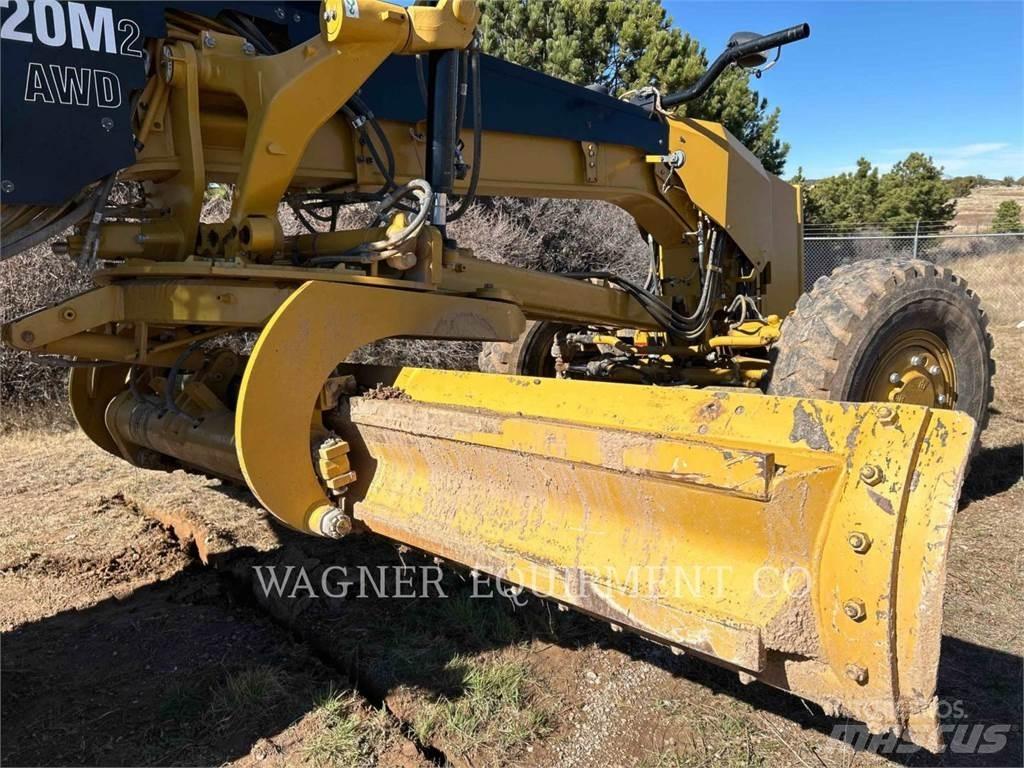 CAT 120M2 AWD معدات تمهيد الطرق