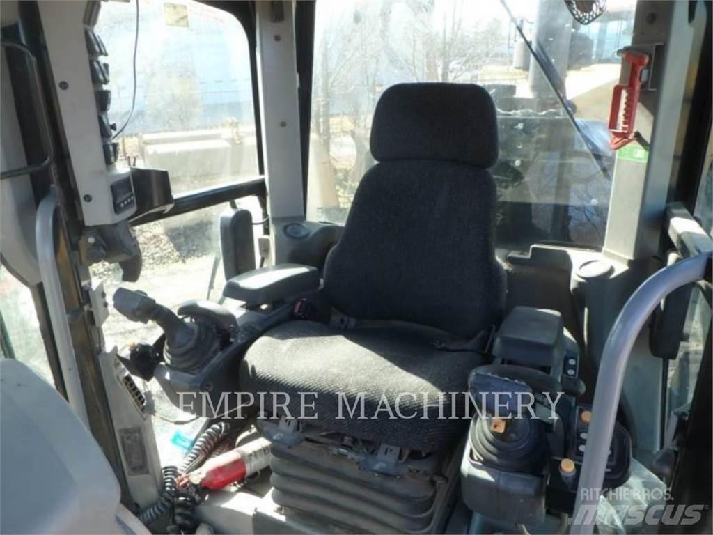 CAT 120M2 AWD معدات تمهيد الطرق