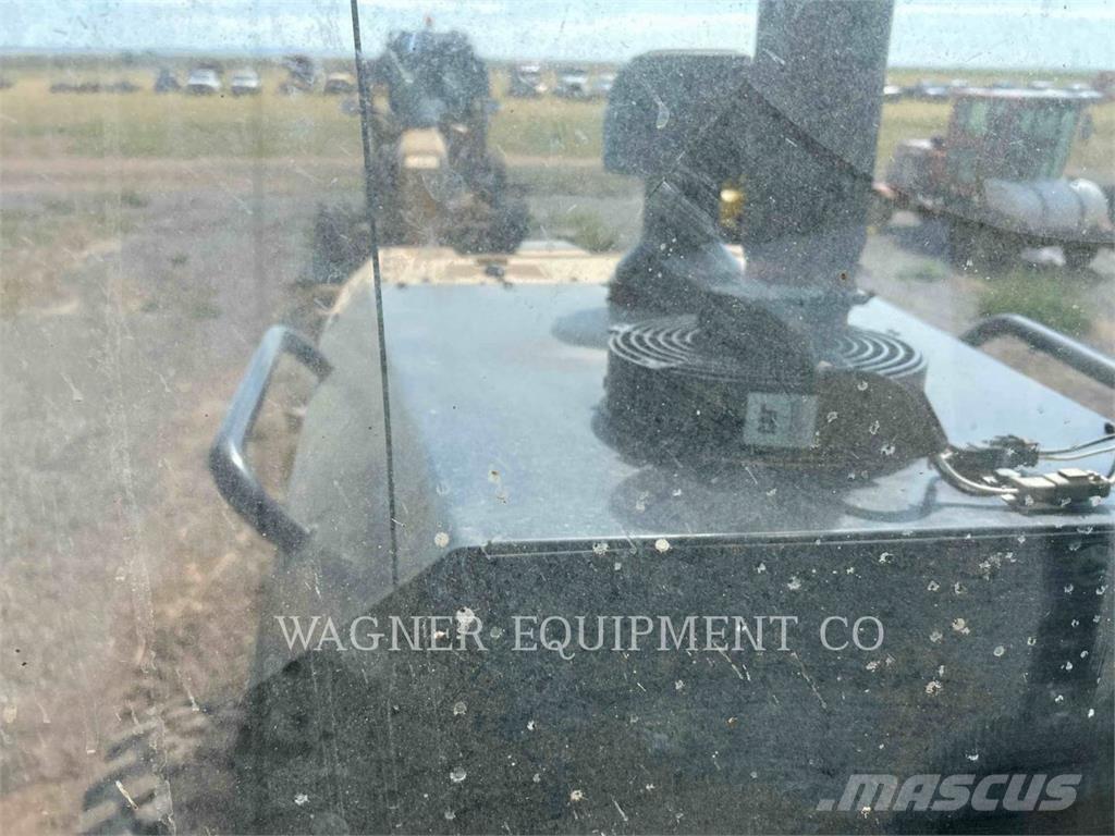 CAT 120M2 AWD معدات تمهيد الطرق