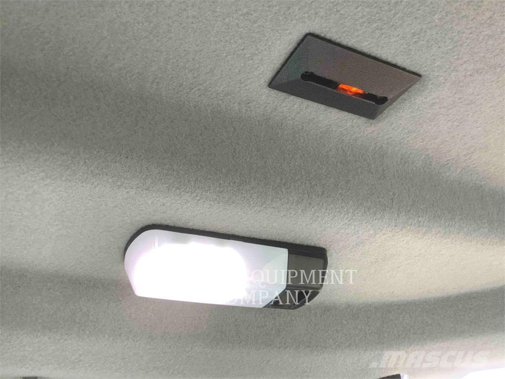CAT 120M2AW معدات تمهيد الطرق