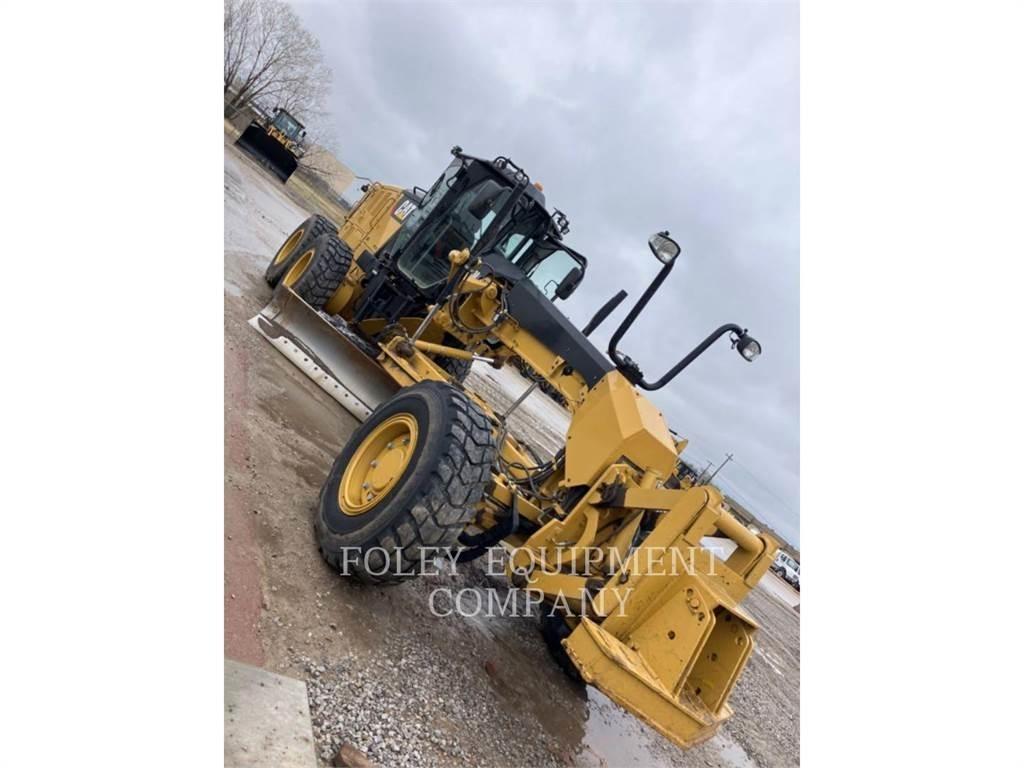 CAT 120M2AWD معدات تمهيد الطرق