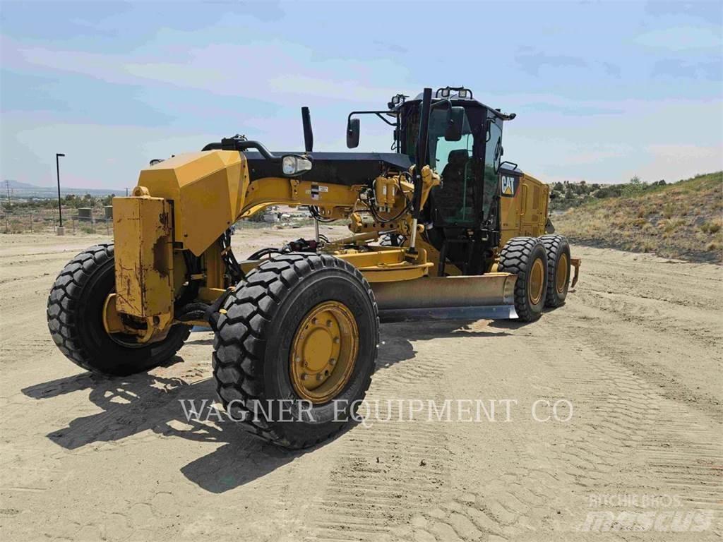 CAT 120M2AWD معدات تمهيد الطرق