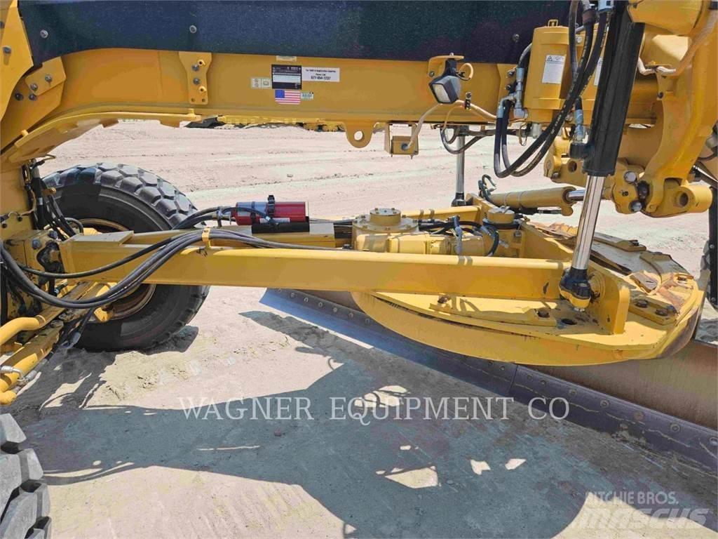 CAT 120M2AWD معدات تمهيد الطرق