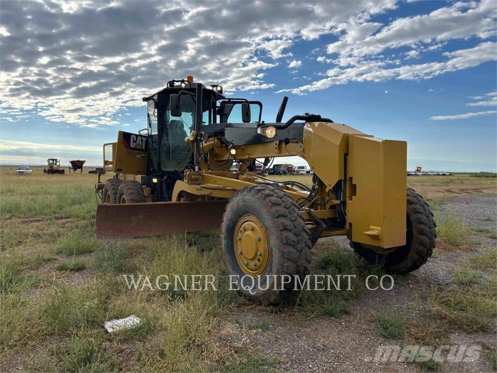 CAT 120M2AWD معدات تمهيد الطرق