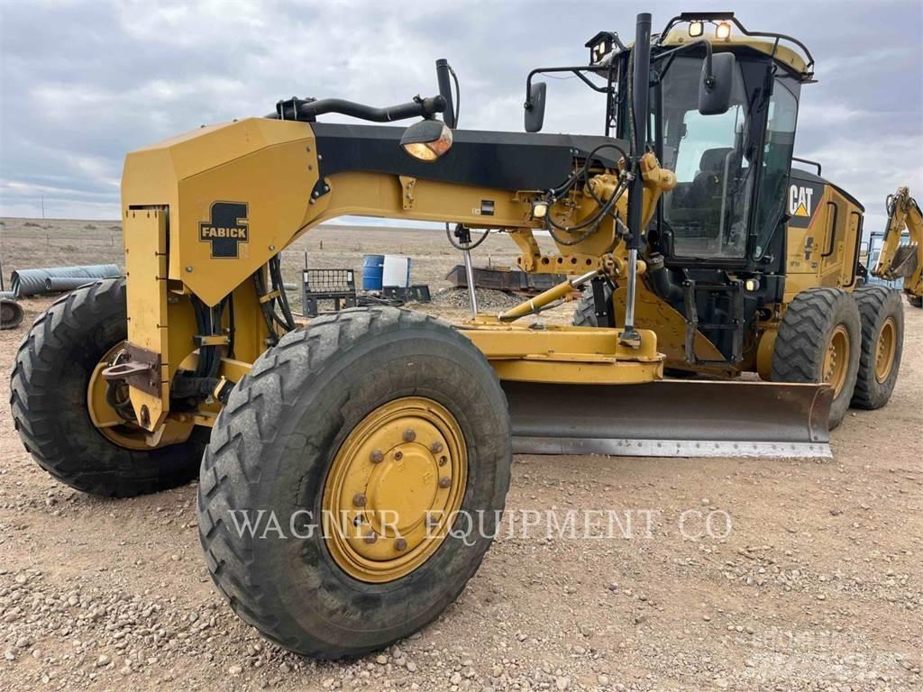 CAT 120MAWD معدات تمهيد الطرق