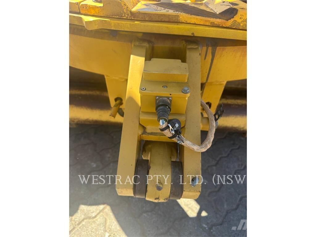 CAT 12M معدات تمهيد الطرق