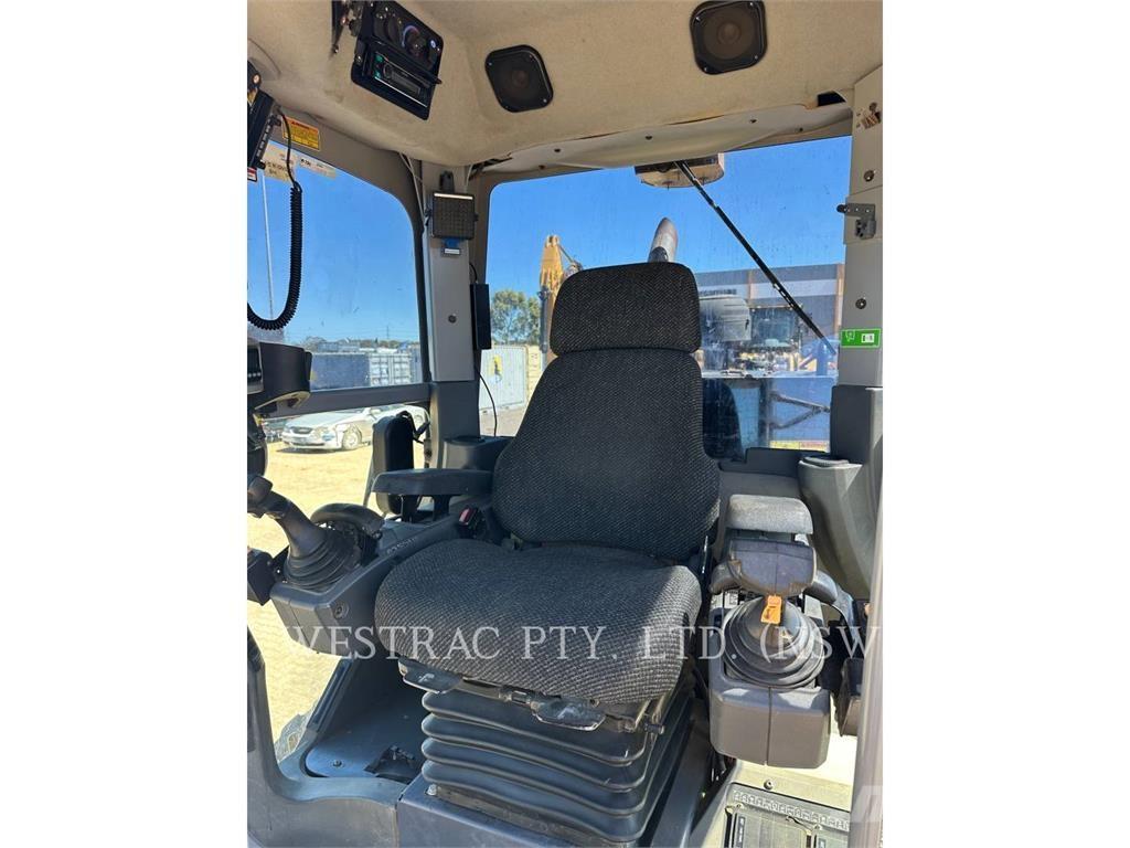 CAT 12M معدات تمهيد الطرق