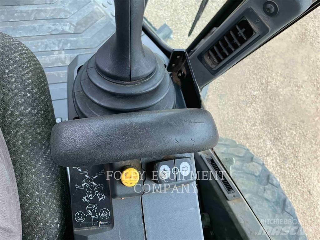 CAT 12M2 معدات تمهيد الطرق