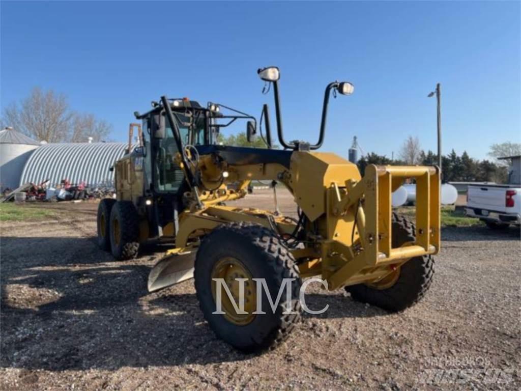 CAT 12M2 معدات تمهيد الطرق