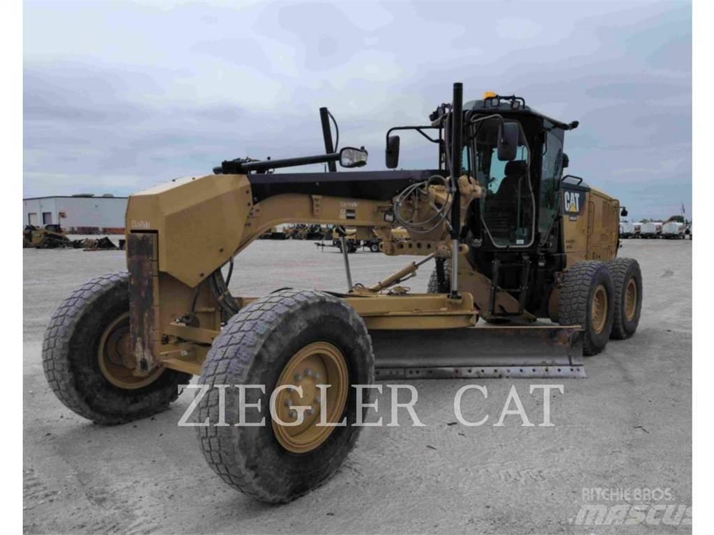 CAT 12M2 معدات تمهيد الطرق