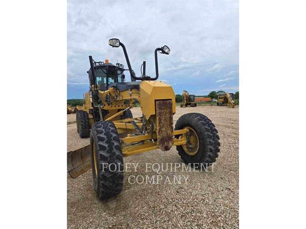CAT 12M2 معدات تمهيد الطرق