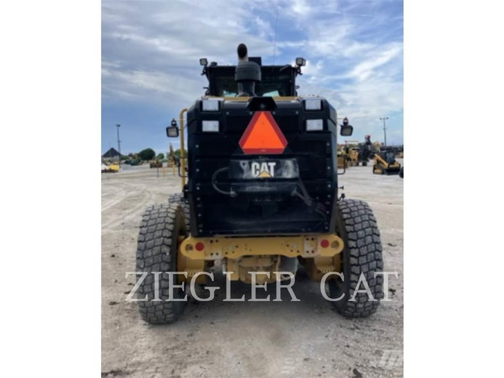 CAT 12M2 معدات تمهيد الطرق