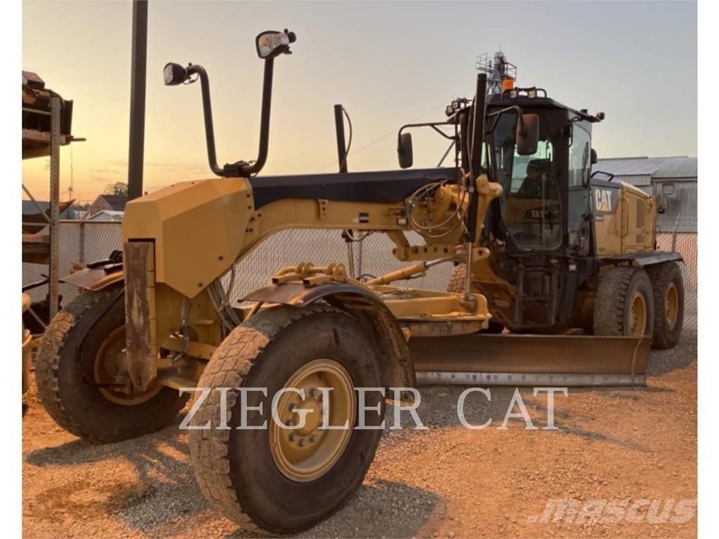 CAT 12M2 معدات تمهيد الطرق