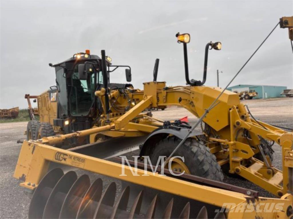 CAT 12M2 معدات تمهيد الطرق