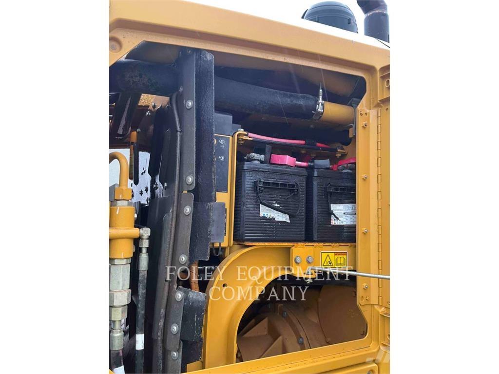 CAT 12M2 معدات تمهيد الطرق