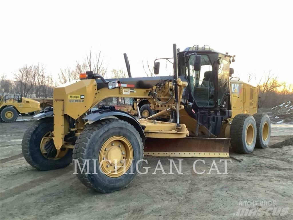 CAT 12M2 AWD معدات تمهيد الطرق