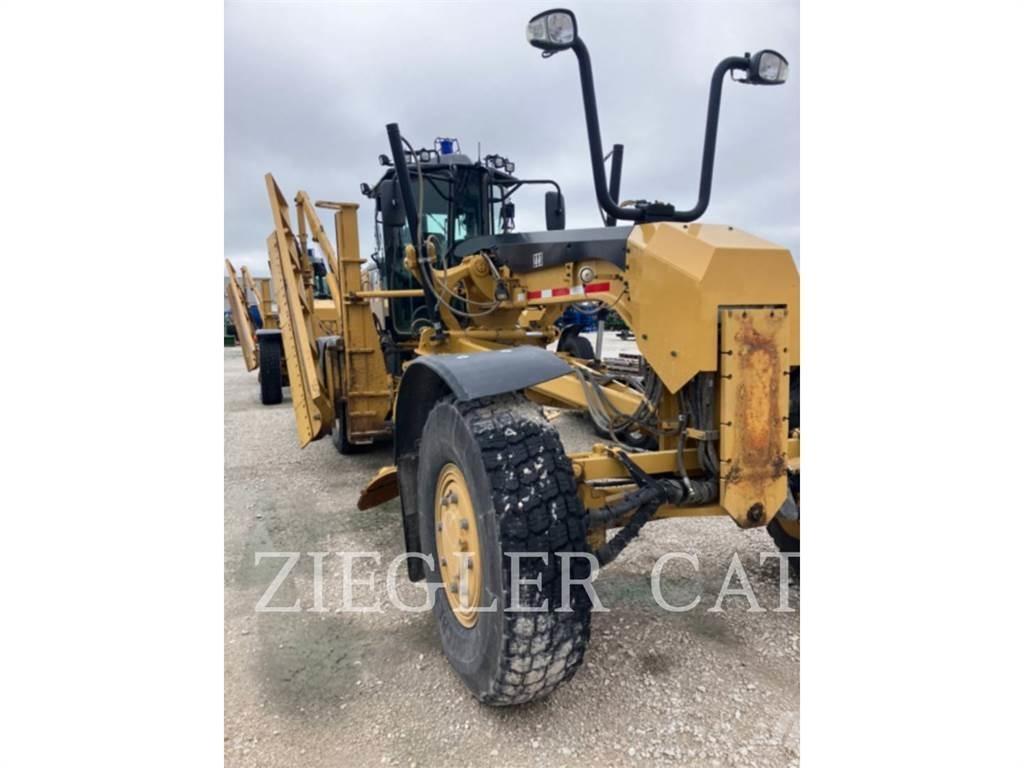 CAT 12M2AWD معدات تمهيد الطرق