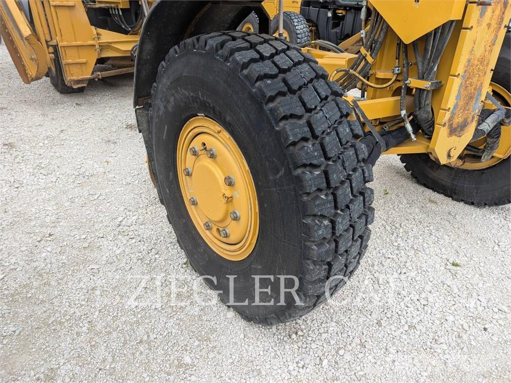 CAT 12M2AWD معدات تمهيد الطرق