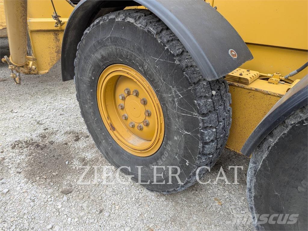 CAT 12M2AWD معدات تمهيد الطرق